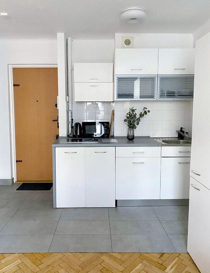ורשה Halby Apartment Chlodna 15 מראה חיצוני תמונה